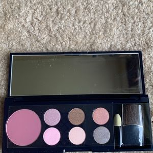 Estée Lauder eyeshadow compact